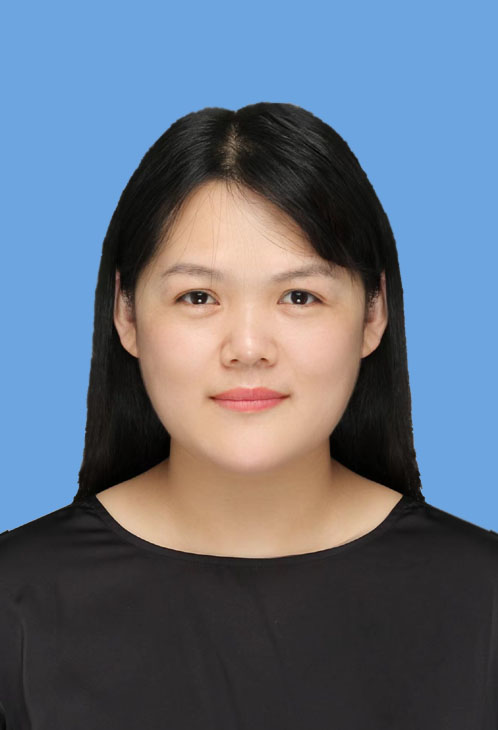 袁芳证件照片上网.jpg